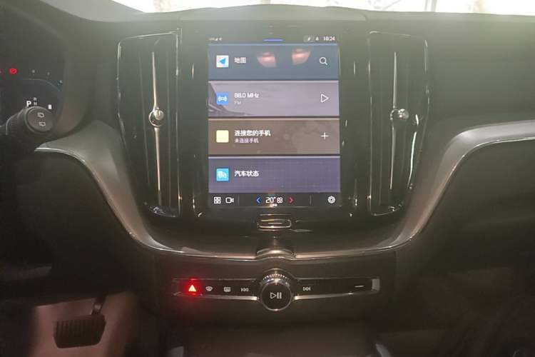 Used Volvo XC60 2024 B5 4x4 Smart Luxury Edition Audio And AC Panel