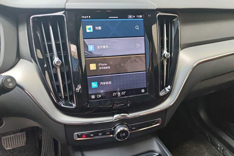 Used Volvo XC60 2024 B5 4x4 Smart Luxury Edition Audio And AC Panel