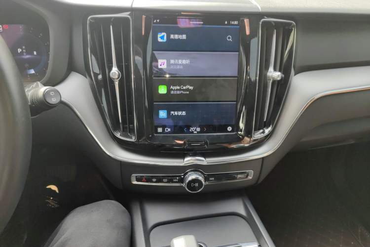 Used Volvo XC60 2024 B5 4x4 Smart Luxury Edition Audio And AC Panel