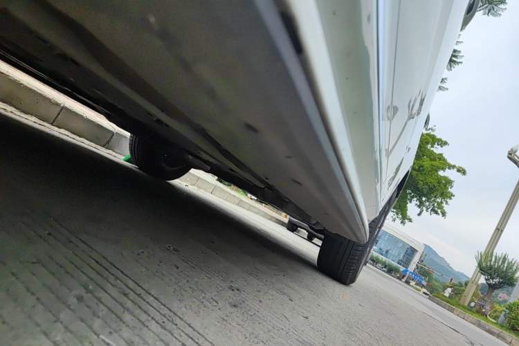 Used Volvo XC60 2024 B5 4x4 Smart Luxury Edition Chassis Front Left