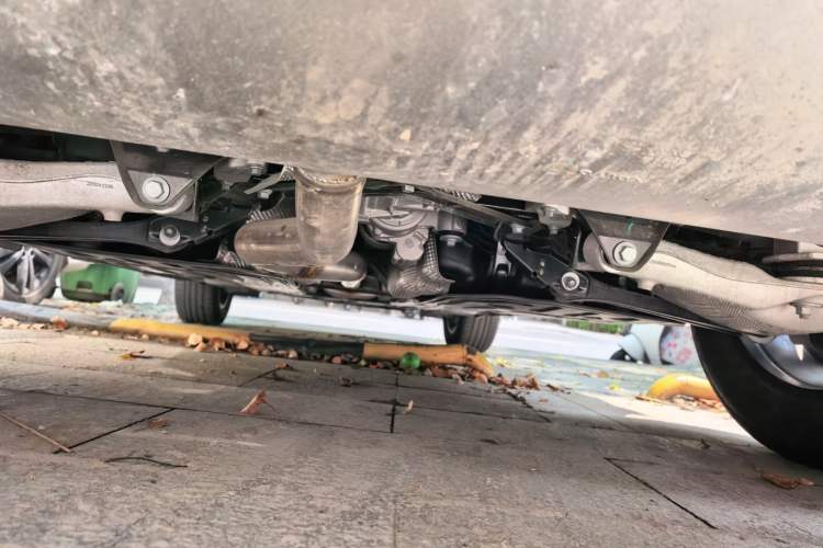 Used Volvo XC60 2024 B5 4x4 Smart Luxury Edition Chassis Rear