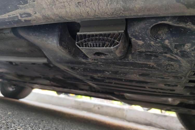 Used Volvo XC60 2024 B5 4x4 Smart Luxury Edition Chassis Rear Left