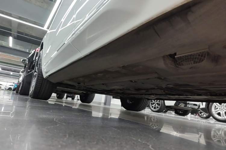 Used Volvo XC60 2024 B5 4x4 Smart Luxury Edition Chassis Rear Left