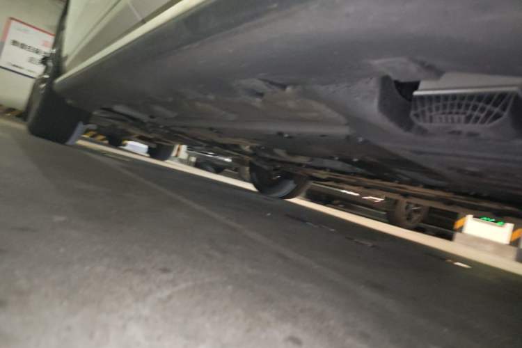 Used Volvo XC60 2024 B5 4x4 Smart Luxury Edition Chassis Rear Left