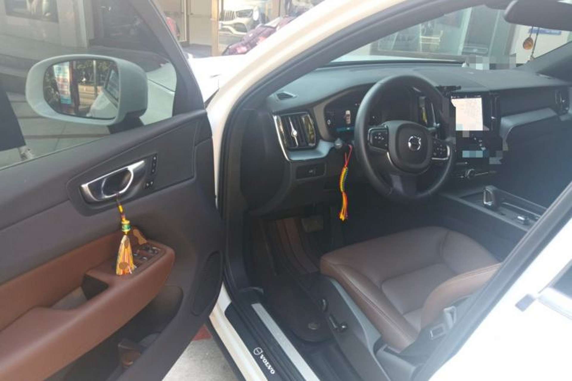Used Volvo XC60 2024 B5 4x4 Smart Luxury Edition Driver Seat