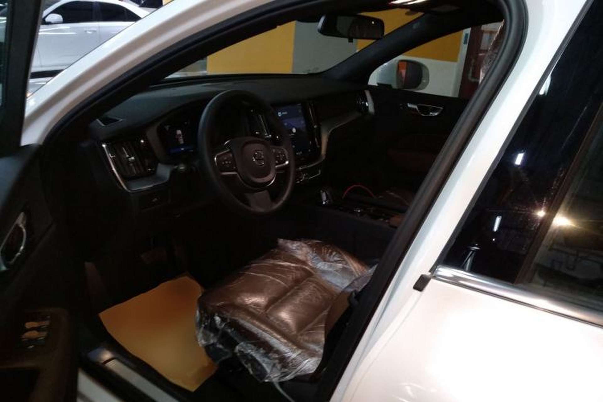 Used Volvo XC60 2024 B5 4x4 Smart Luxury Edition Driver Seat