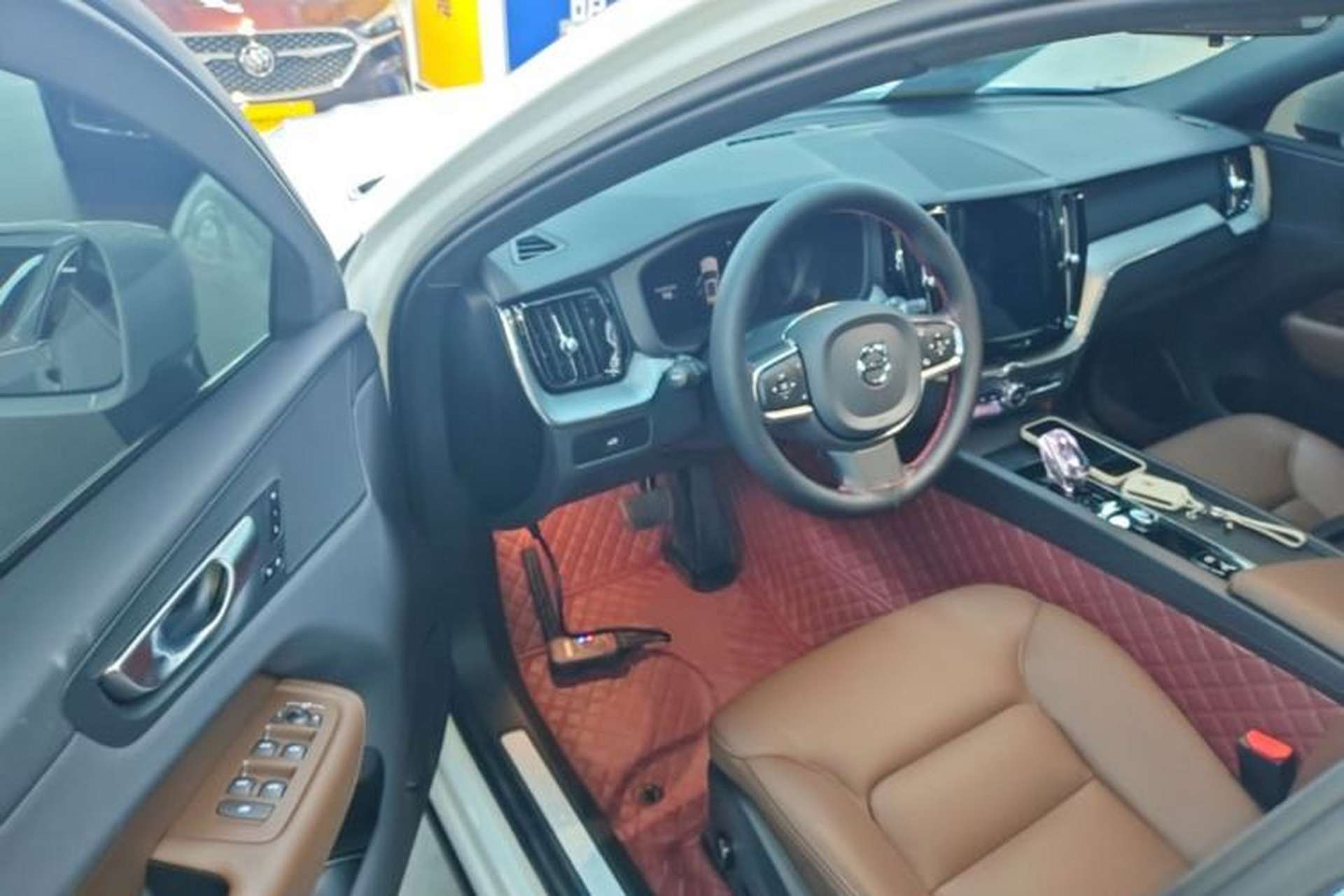 Used Volvo XC60 2024 B5 4x4 Smart Luxury Edition Driver Seat