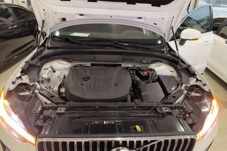 Used Volvo XC60 2024 B5 4x4 Smart Luxury Edition Engine Bay
