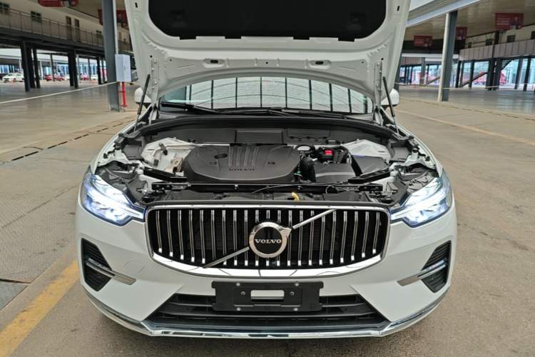 Used Volvo XC60 2024 B5 4x4 Smart Luxury Edition Engine Bay