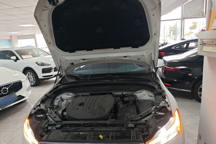 Used Volvo XC60 2024 B5 4x4 Smart Luxury Edition Engine Bay