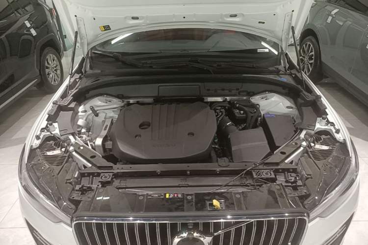 Used Volvo XC60 2024 B5 4x4 Smart Luxury Edition Engine Bay