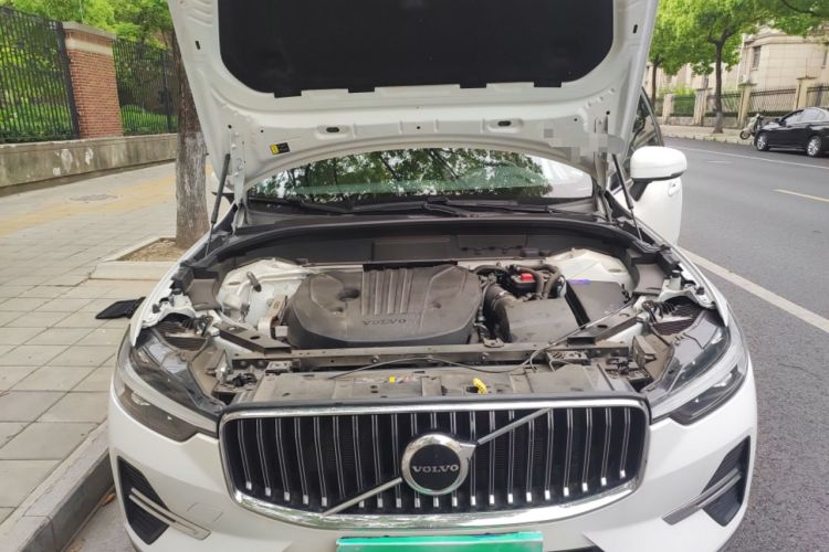 Used Volvo XC60 2024 B5 4x4 Smart Luxury Edition Engine Bay