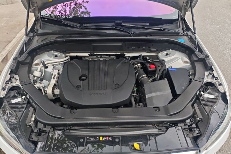 Used Volvo XC60 2024 B5 4x4 Smart Luxury Edition Engine Bay