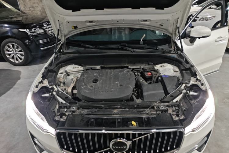 Used Volvo XC60 2024 B5 4x4 Smart Luxury Edition Engine Bay