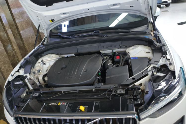 Used Volvo XC60 2024 B5 4x4 Smart Luxury Edition Engine Bay