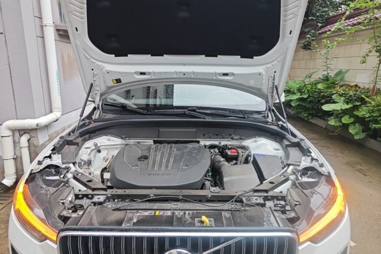 Used Volvo XC60 2024 B5 4x4 Smart Luxury Edition Engine Bay