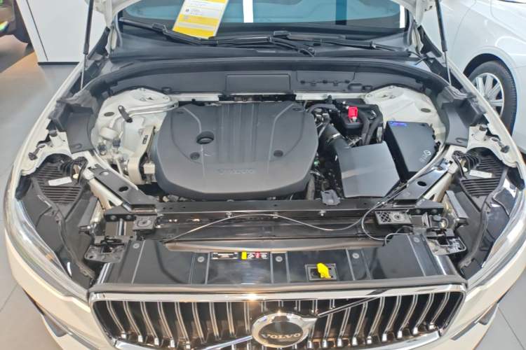 Used Volvo XC60 2024 B5 4x4 Smart Luxury Edition Engine Bay