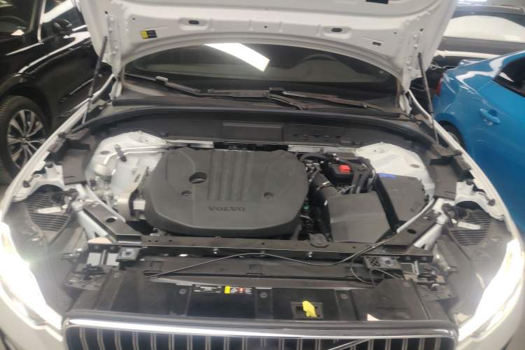 Used Volvo XC60 2024 B5 4x4 Smart Luxury Edition Engine Bay