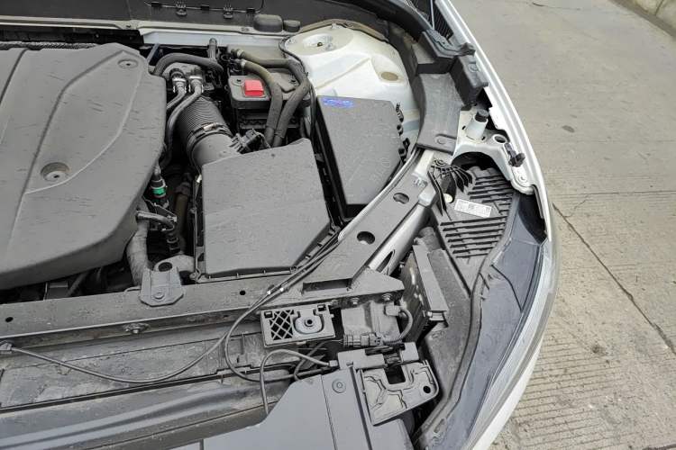 Used Volvo XC60 2024 B5 4x4 Smart Luxury Edition Engine Bay Left