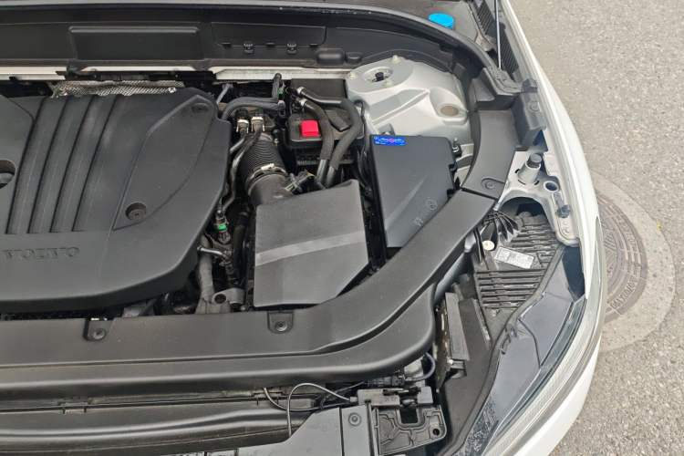 Used Volvo XC60 2024 B5 4x4 Smart Luxury Edition Engine Bay Left