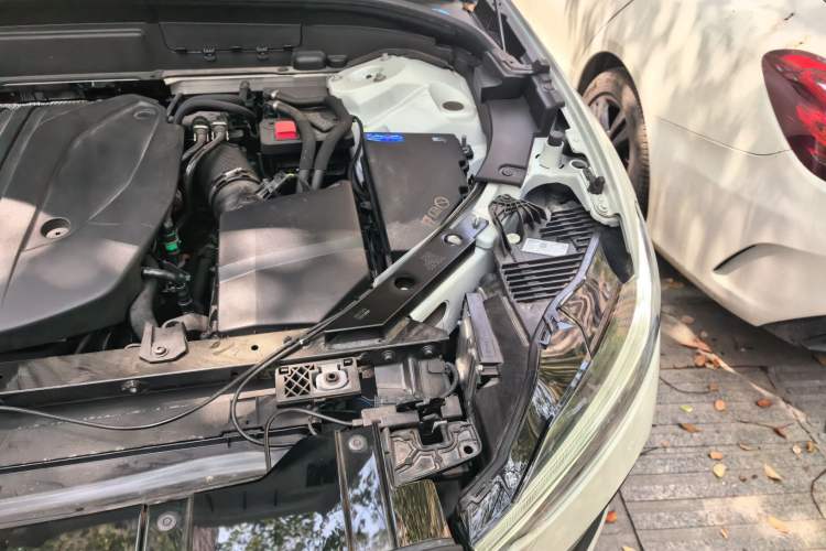 Used Volvo XC60 2024 B5 4x4 Smart Luxury Edition Engine Bay Left