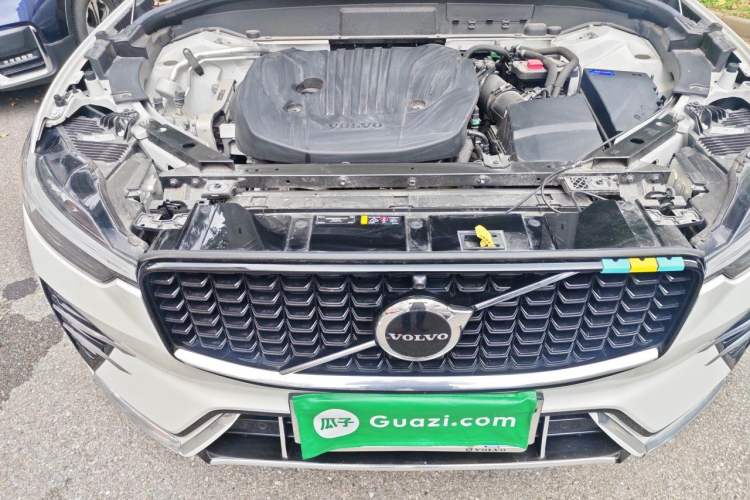 Used Volvo XC60 2024 B5 Four-Wheel Drive Fjord Edition Engine Bay