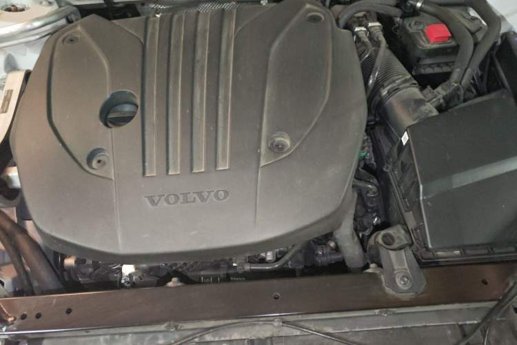 Used Volvo XC60 2024 B5 4x4 Smart Luxury Edition Engine Bay