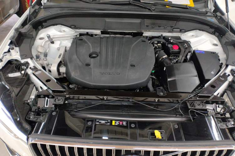 Used Volvo XC60 2024 B5 4x4 Smart Luxury Edition Engine Bay