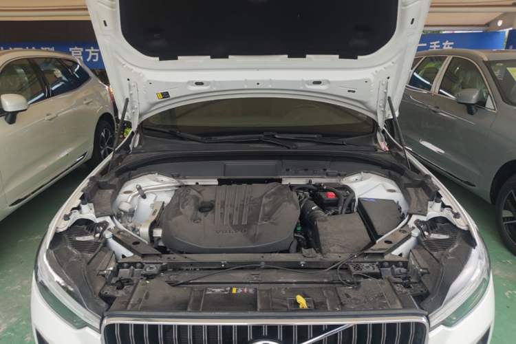 Used Volvo XC60 2024 B5 4x4 Smart Luxury Edition Engine Bay