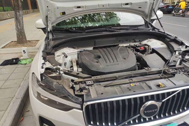 Used Volvo XC60 2024 B5 4x4 Smart Luxury Edition Engine Bay Right