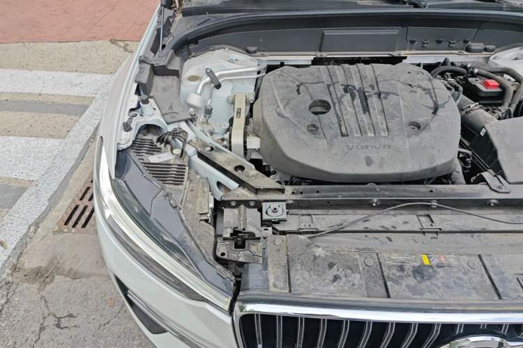 Used Volvo XC60 2024 B5 4x4 Smart Luxury Edition Engine Bay Right