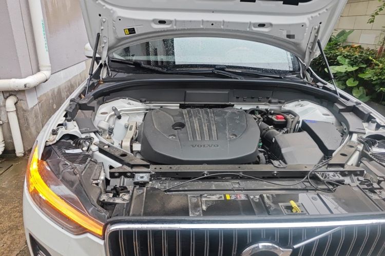 Used Volvo XC60 2024 B5 4x4 Smart Luxury Edition Engine Bay Right
