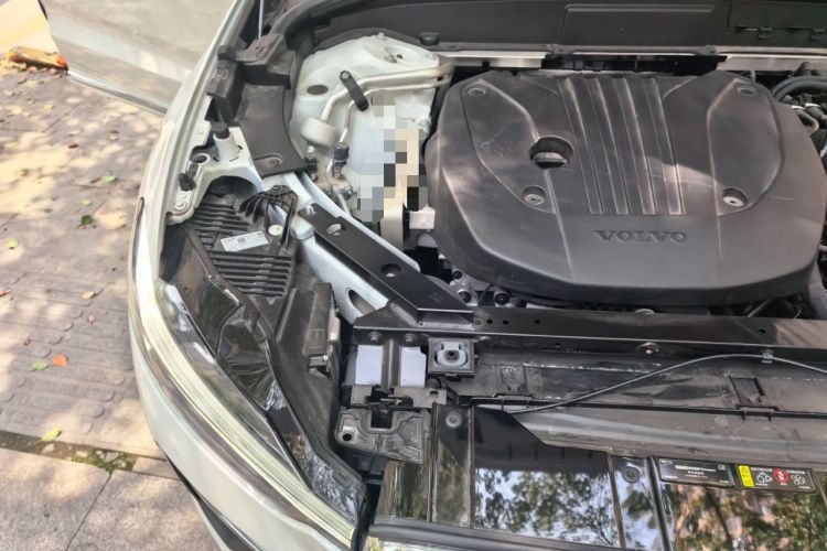 Used Volvo XC60 2024 B5 4x4 Smart Luxury Edition Engine Bay Right