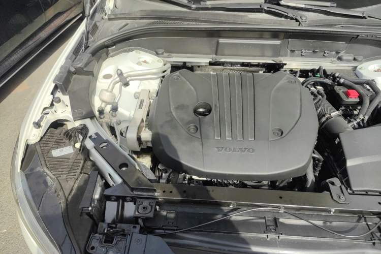 Used Volvo XC60 2024 B5 4x4 Smart Luxury Edition Engine Bay Right