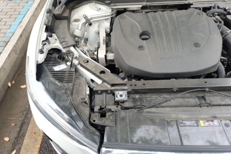 Used Volvo XC60 2024 B5 4x4 Smart Luxury Edition Engine Bay Right