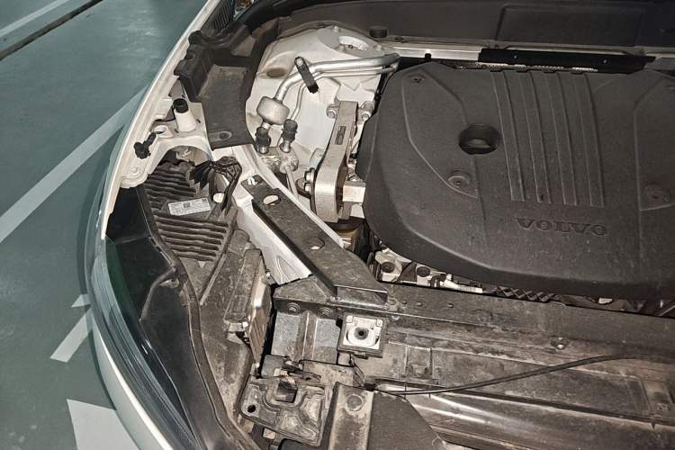 Used Volvo XC60 2024 B5 4x4 Smart Luxury Edition Engine Bay Right
