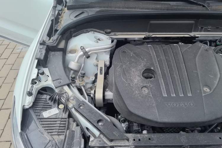 Used Volvo XC60 2024 B5 4x4 Smart Luxury Edition Engine Bay Right