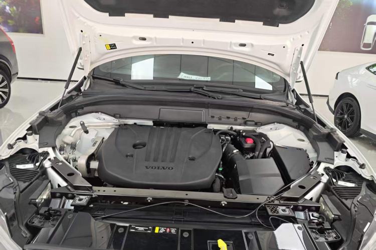 Used Volvo XC60 2024 B5 4x4 Smart Luxury Edition Engine Bay