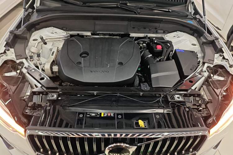 Used Volvo XC60 2024 B5 4x4 Smart Luxury Edition Engine Bay