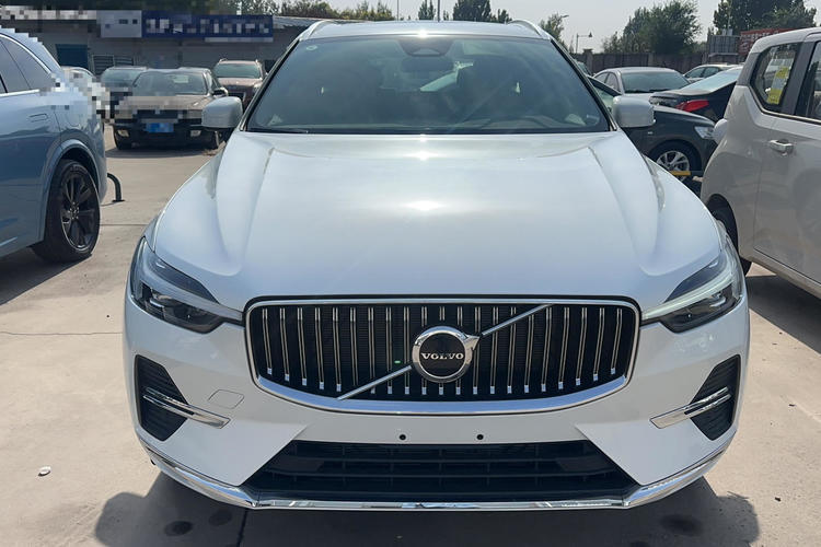 Used Volvo XC60 2024 B5 4x4 Smart Luxury Edition Exterior 1