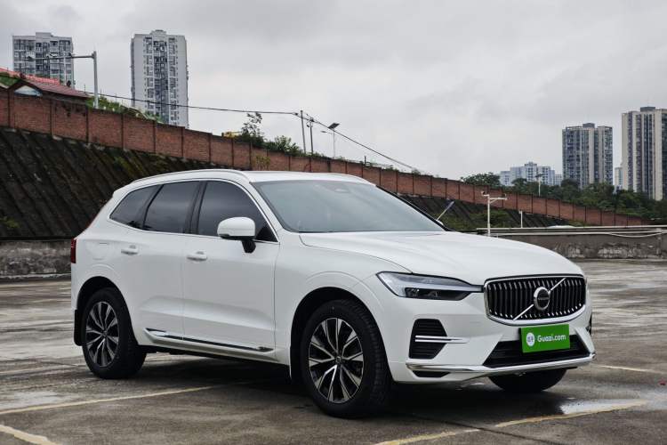 Used Volvo XC60 2024 B5 4x4 Smart Luxury Edition Exterior 2