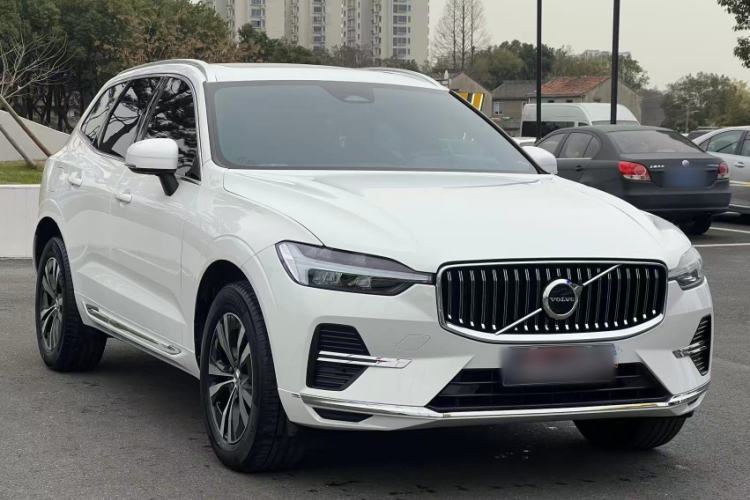Used Volvo XC60 2024 B5 4x4 Smart Luxury Edition Exterior 2