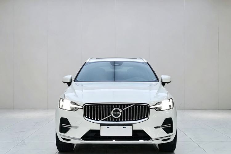Used Volvo XC60 2024 B5 4x4 Smart Luxury Edition Exterior 2