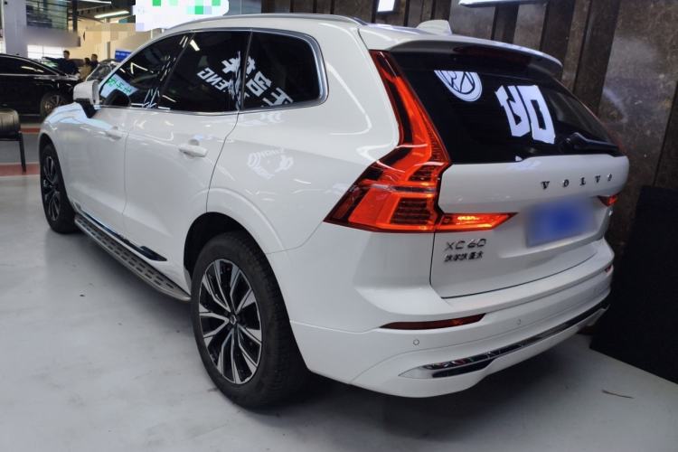 Used Volvo XC60 2024 B5 4x4 Smart Luxury Edition Exterior 2