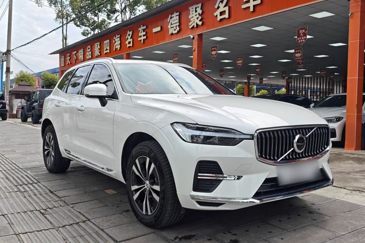 Used Volvo XC60 2024 B5 4x4 Smart Luxury Edition Exterior 2