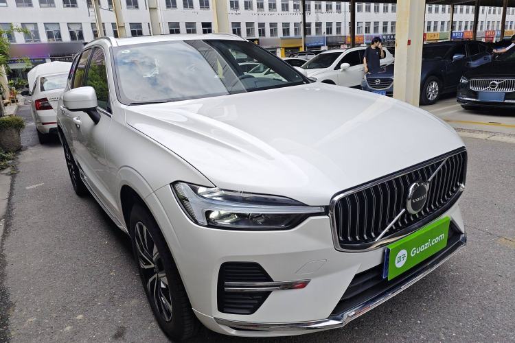 Used Volvo XC60 2024 B5 4x4 Smart Luxury Edition Exterior 2