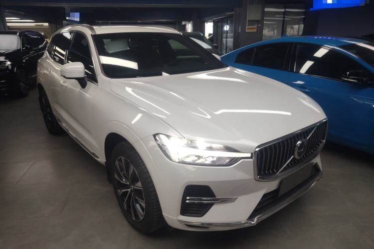 Used Volvo XC60 2024 B5 4x4 Smart Luxury Edition Exterior 2