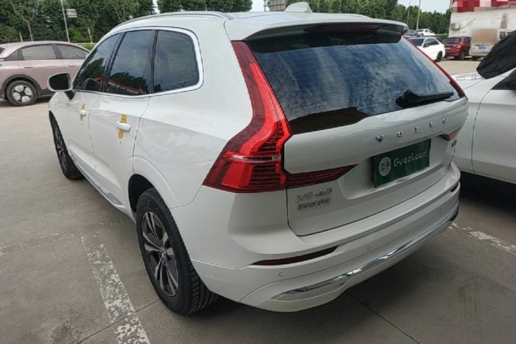 Used Volvo XC60 2024 B5 4x4 Smart Luxury Edition Exterior 2