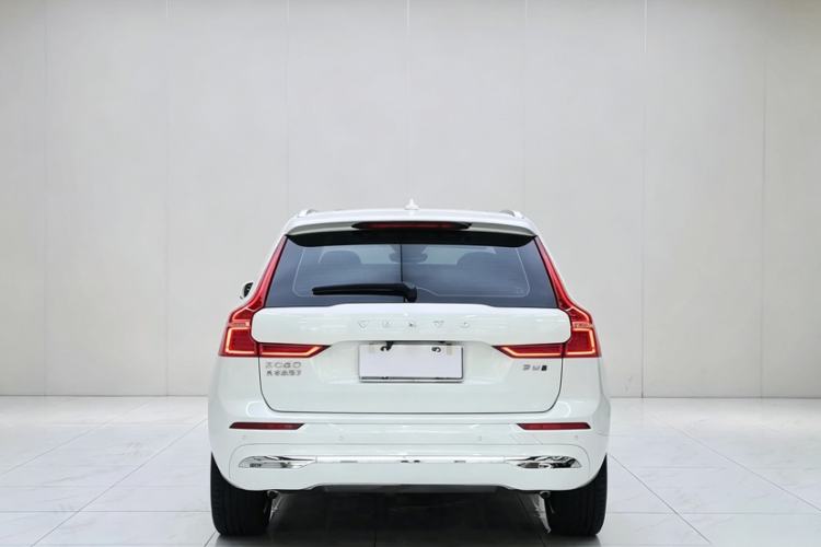 Used Volvo XC60 2024 B5 4x4 Smart Luxury Edition Exterior 3