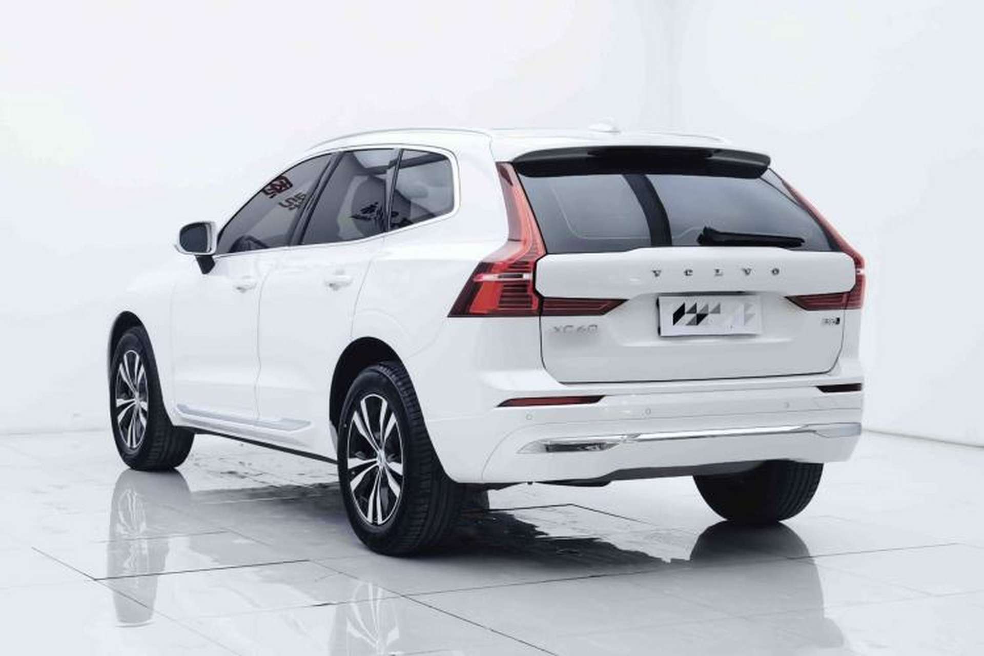 Used Volvo XC60 2024 B5 4x4 Smart Luxury Edition Exterior 3
